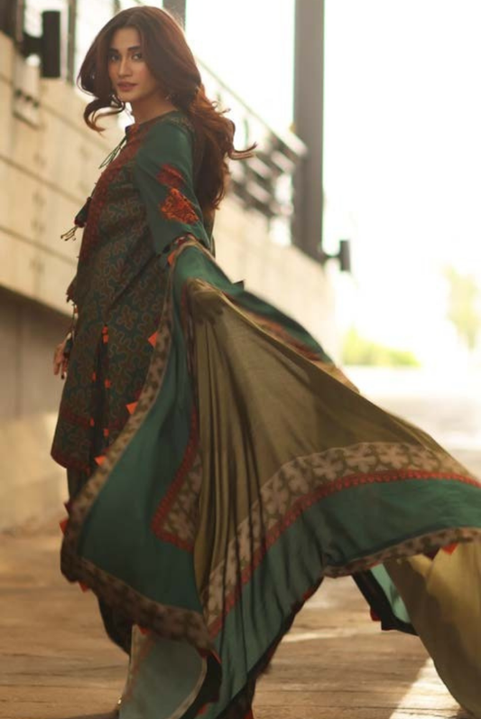 3 Piece Stitched Linen Collection C-Prints by Charizma