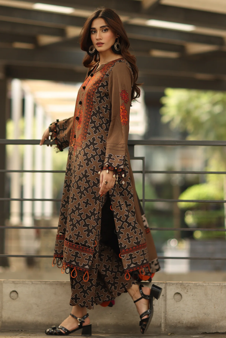 3 Piece Stitched Linen Collection C-Prints by Charizma